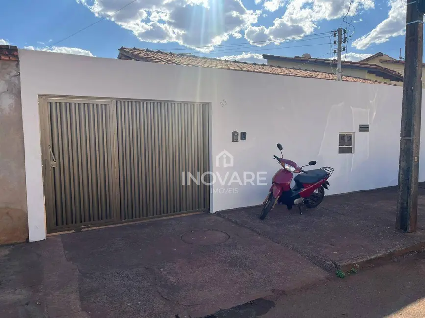 Foto 1 de Casa com 2 quartos para alugar em Setor Trindade, Itumbiara - GO