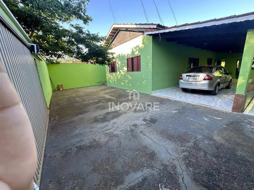 Casa com 3 quartos à venda, 360m2 em Jardim Leonora, Itumbiara - GO - imagem 1 Foto 1 de Casa com 3 quartos à venda, 360m2 em Jardim Leonora, Itumbiara - GO