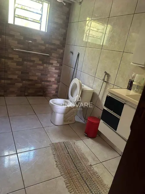 Casa com 3 quartos à venda, 360m2 em Jardim Leonora, Itumbiara - GO - imagem 4 Foto 4 de Casa com 3 quartos à venda, 360m2 em Jardim Leonora, Itumbiara - GO