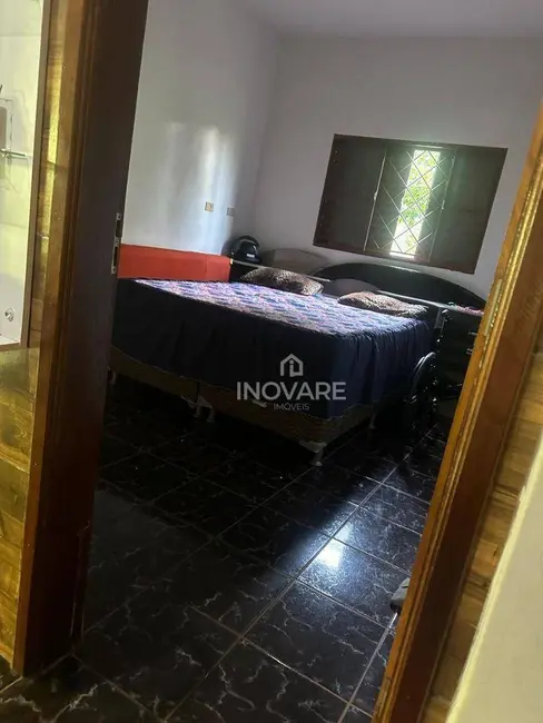 Casa com 3 quartos à venda, 360m2 em Jardim Leonora, Itumbiara - GO - imagem 8 Foto 8 de Casa com 3 quartos à venda, 360m2 em Jardim Leonora, Itumbiara - GO