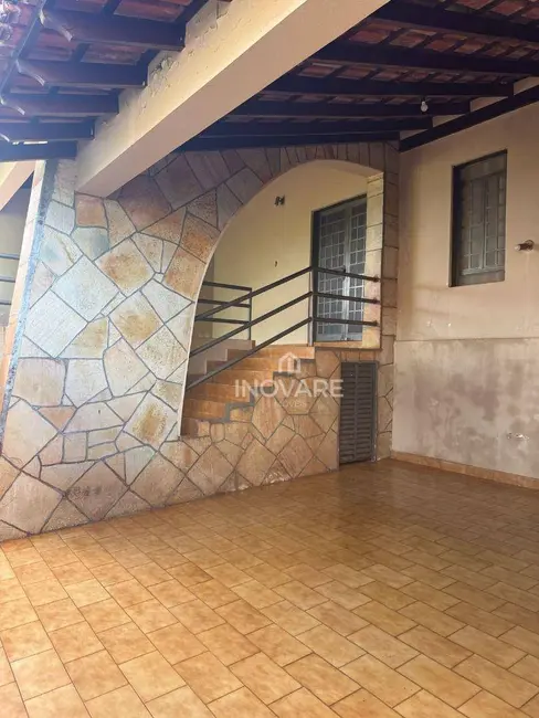 Casa com 3 quartos à venda, 327m2 em Alto da Boa Vista, Itumbiara - GO - imagem 3 Foto 3 de Casa com 3 quartos à venda, 327m2 em Alto da Boa Vista, Itumbiara - GO