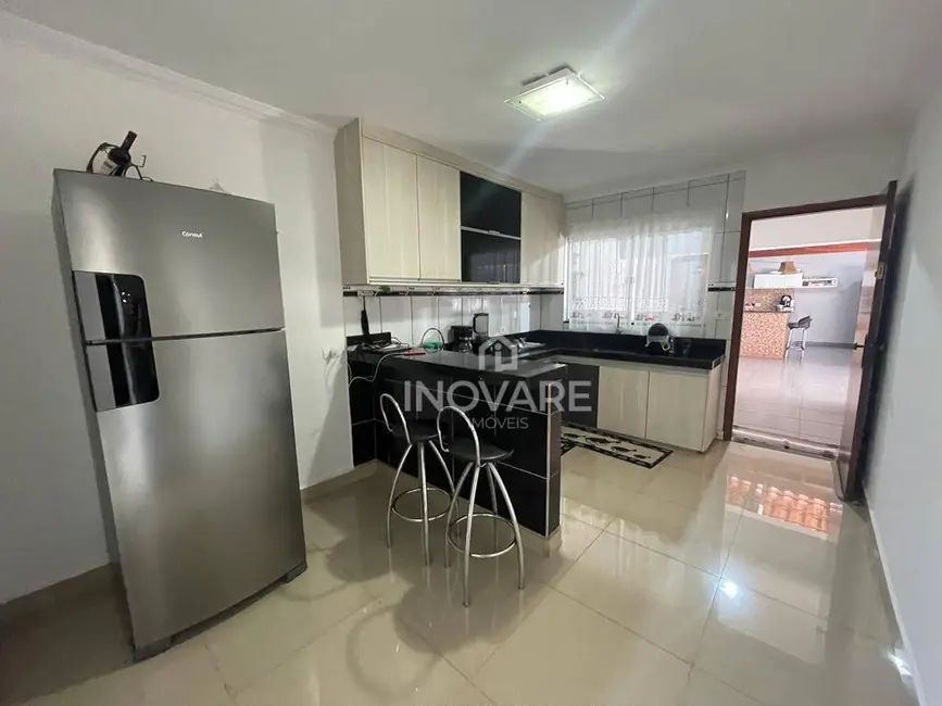 Casa com 4 quartos à venda, 360m2 em Jardim América, Itumbiara - GO - imagem 7 Foto 7 de Casa com 4 quartos à venda, 360m2 em Jardim América, Itumbiara - GO