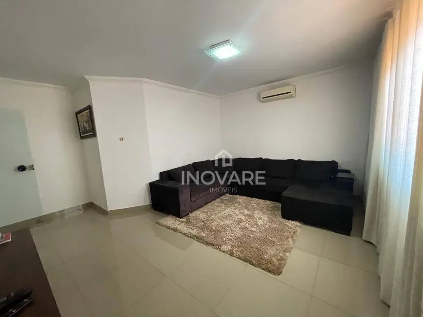 Casa com 4 quartos à venda, 360m2 em Jardim América, Itumbiara - GO - imagem 4 Foto 4 de Casa com 4 quartos à venda, 360m2 em Jardim América, Itumbiara - GO