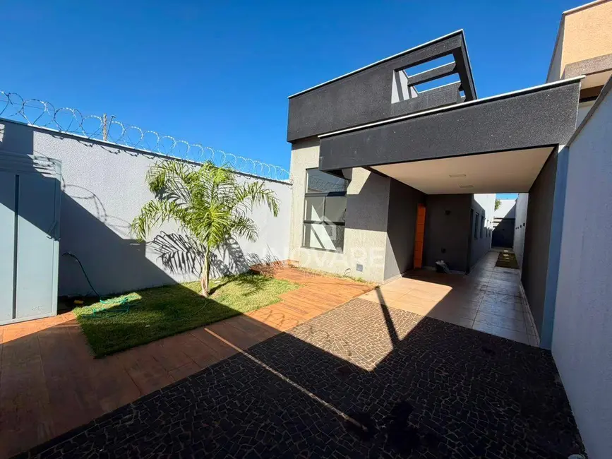 Casa com 3 quartos à venda, 150m2 em Itumbiara - GO - imagem 1 Foto 1 de Casa com 3 quartos à venda, 150m2 em Itumbiara - GO