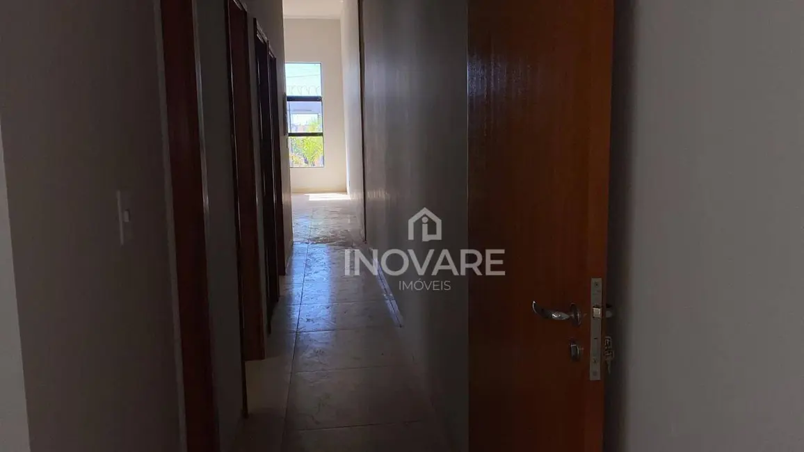 Casa com 3 quartos à venda, 150m2 em Residencial Beira Rio I, Itumbiara - GO - imagem 5 Foto 5 de Casa com 3 quartos à venda, 150m2 em Residencial Beira Rio I, Itumbiara - GO