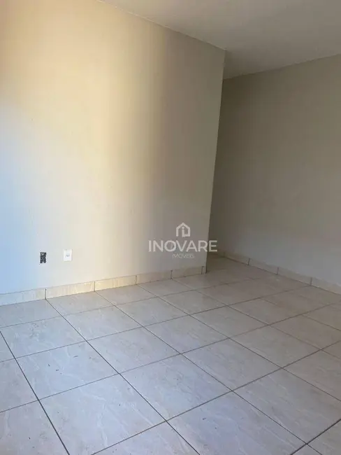Foto 2 de Casa com 2 quartos à venda, 180m2 em Itumbiara - GO