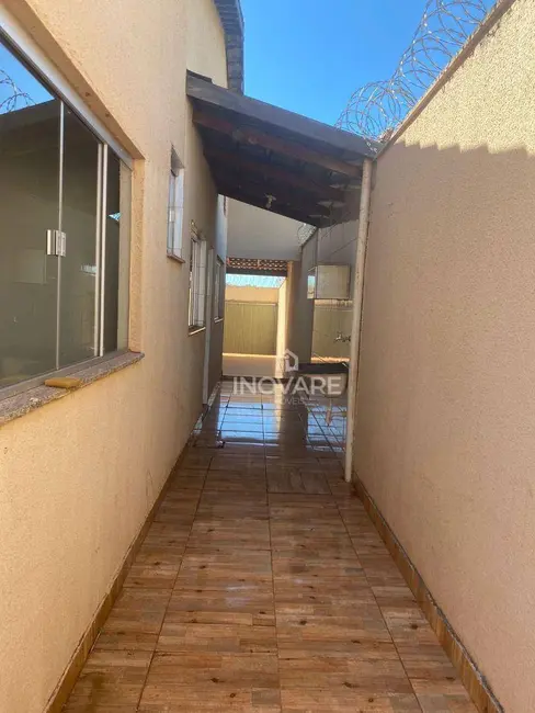 Foto 6 de Casa com 2 quartos à venda, 180m2 em Itumbiara - GO