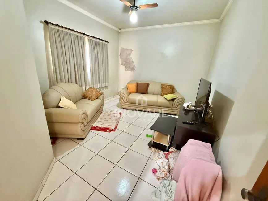 Casa com 3 quartos à venda, 360m2 em Alto da Boa Vista, Itumbiara - GO - imagem 5 Foto 5 de Casa com 3 quartos à venda, 360m2 em Alto da Boa Vista, Itumbiara - GO