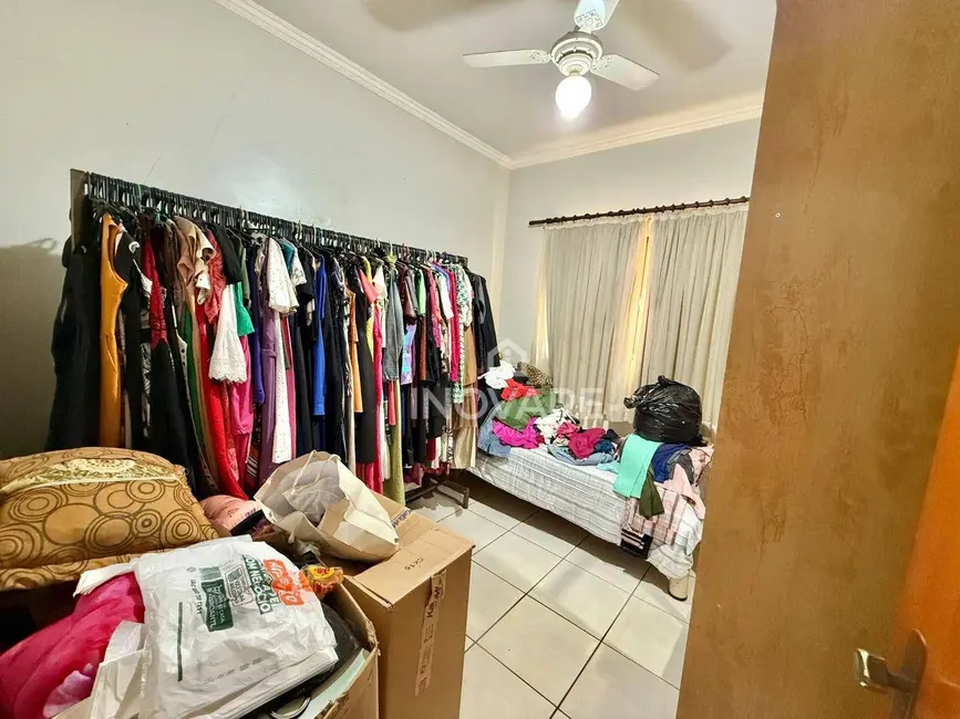 Casa com 3 quartos à venda, 360m2 em Alto da Boa Vista, Itumbiara - GO - imagem 8 Foto 8 de Casa com 3 quartos à venda, 360m2 em Alto da Boa Vista, Itumbiara - GO