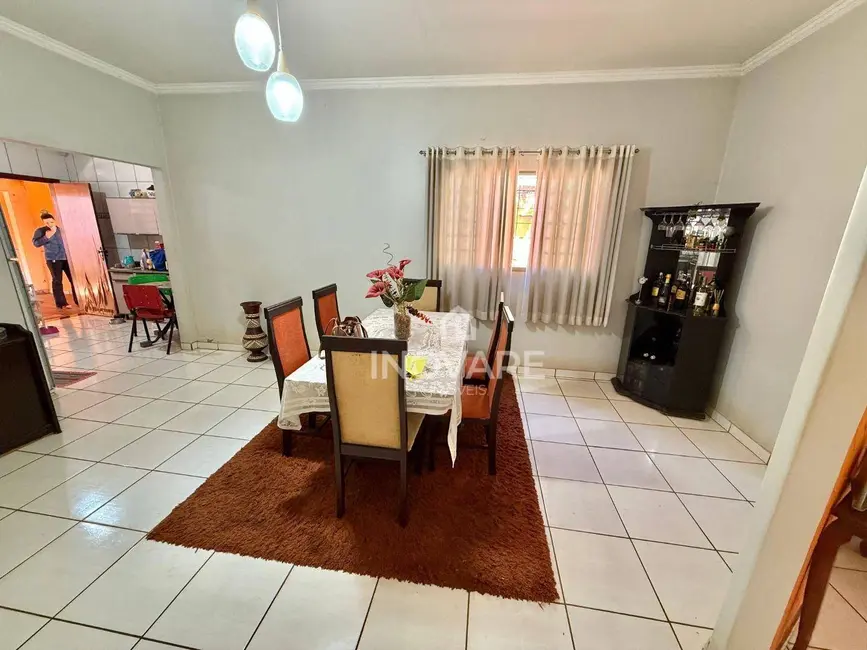 Casa com 3 quartos à venda, 360m2 em Alto da Boa Vista, Itumbiara - GO - imagem 6 Foto 6 de Casa com 3 quartos à venda, 360m2 em Alto da Boa Vista, Itumbiara - GO