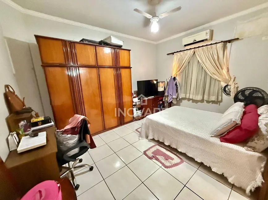 Casa com 3 quartos à venda, 360m2 em Alto da Boa Vista, Itumbiara - GO - imagem 9 Foto 9 de Casa com 3 quartos à venda, 360m2 em Alto da Boa Vista, Itumbiara - GO