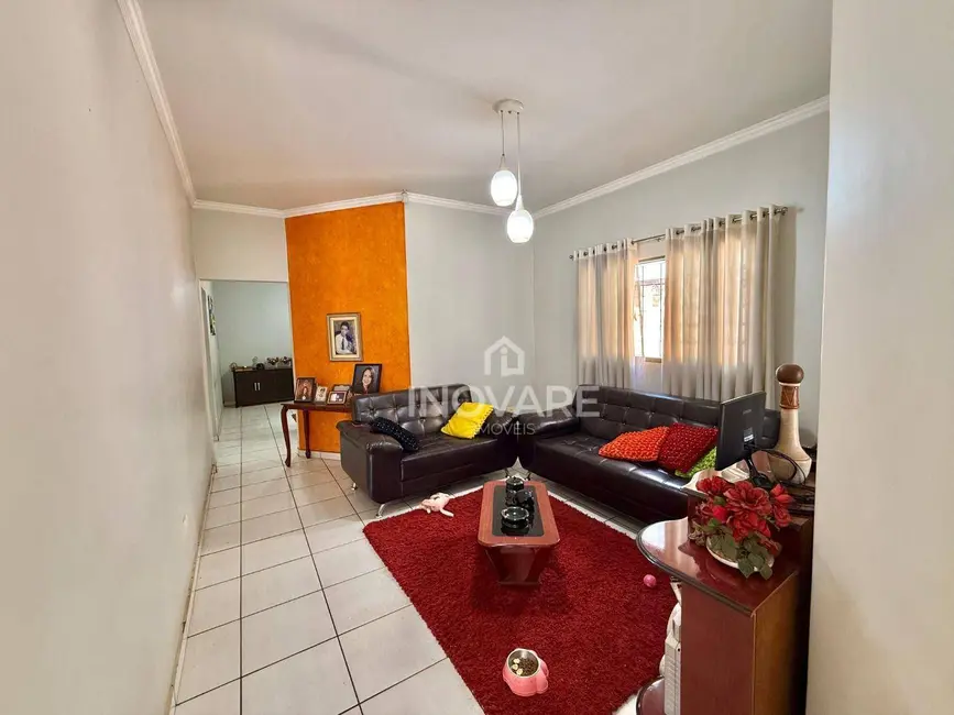 Casa com 3 quartos à venda, 360m2 em Alto da Boa Vista, Itumbiara - GO - imagem 4 Foto 4 de Casa com 3 quartos à venda, 360m2 em Alto da Boa Vista, Itumbiara - GO