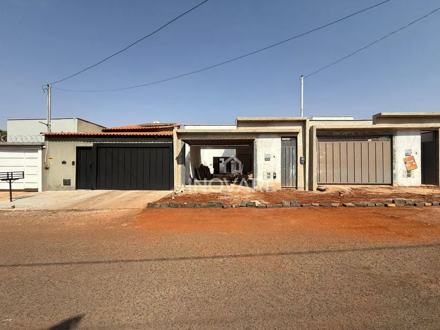 Casa com 3 quartos à venda, 210m2 em Ernestina Borges de Andrade, Itumbiara - GO - imagem 1 Foto 1 de Casa com 3 quartos à venda, 210m2 em Ernestina Borges de Andrade, Itumbiara - GO