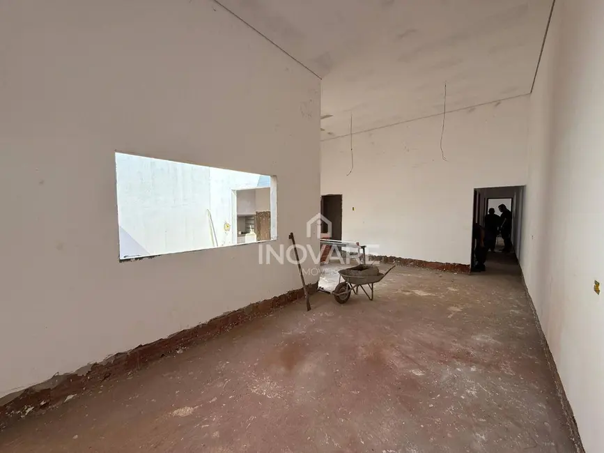 Casa com 3 quartos à venda, 210m2 em Ernestina Borges de Andrade, Itumbiara - GO - imagem 2 Foto 2 de Casa com 3 quartos à venda, 210m2 em Ernestina Borges de Andrade, Itumbiara - GO