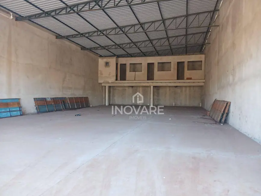 Foto 2 de Armazém / Galpão à venda, 300m2 em Arapora - MG