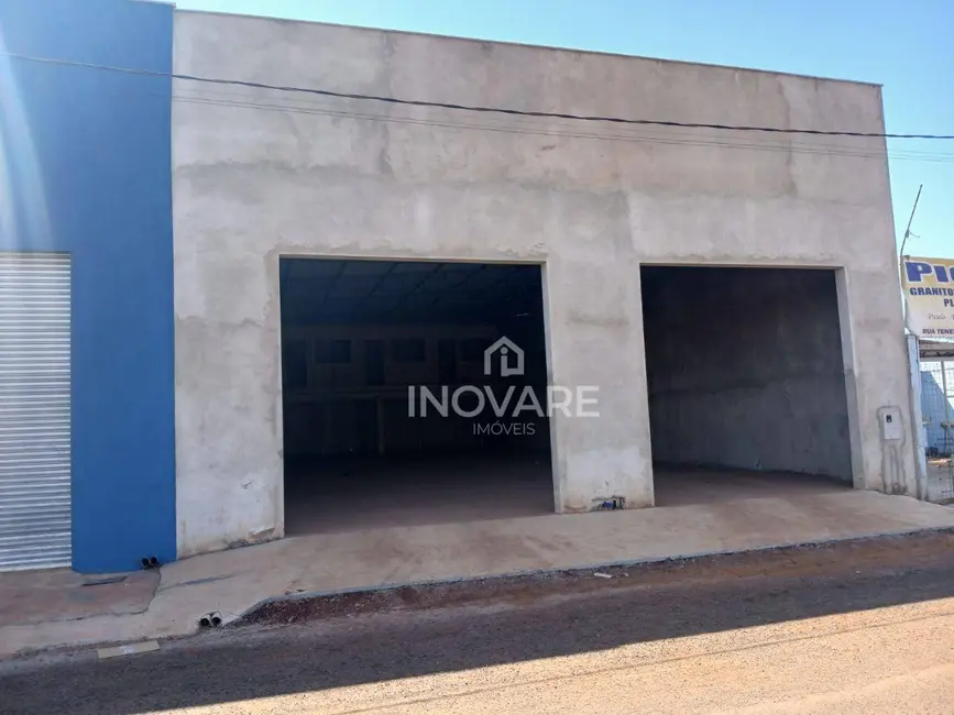 Foto 1 de Armazém / Galpão à venda, 300m2 em Arapora - MG