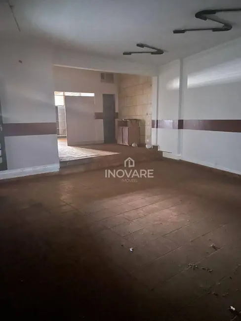 Armazém / Galpão para alugar, 200m2 em Itumbiara - GO - imagem 1 Foto 1 de Armazém / Galpão para alugar, 200m2 em Itumbiara - GO