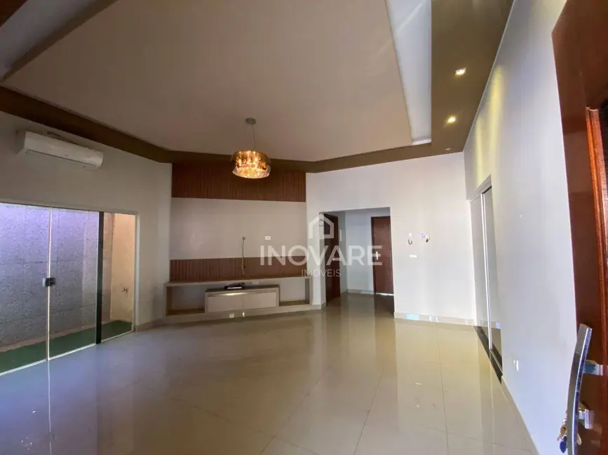 Casa com 2 quartos à venda, 250m2 em Jardim Leonora, Itumbiara - GO - imagem 5 Foto 5 de Casa com 2 quartos à venda, 250m2 em Jardim Leonora, Itumbiara - GO