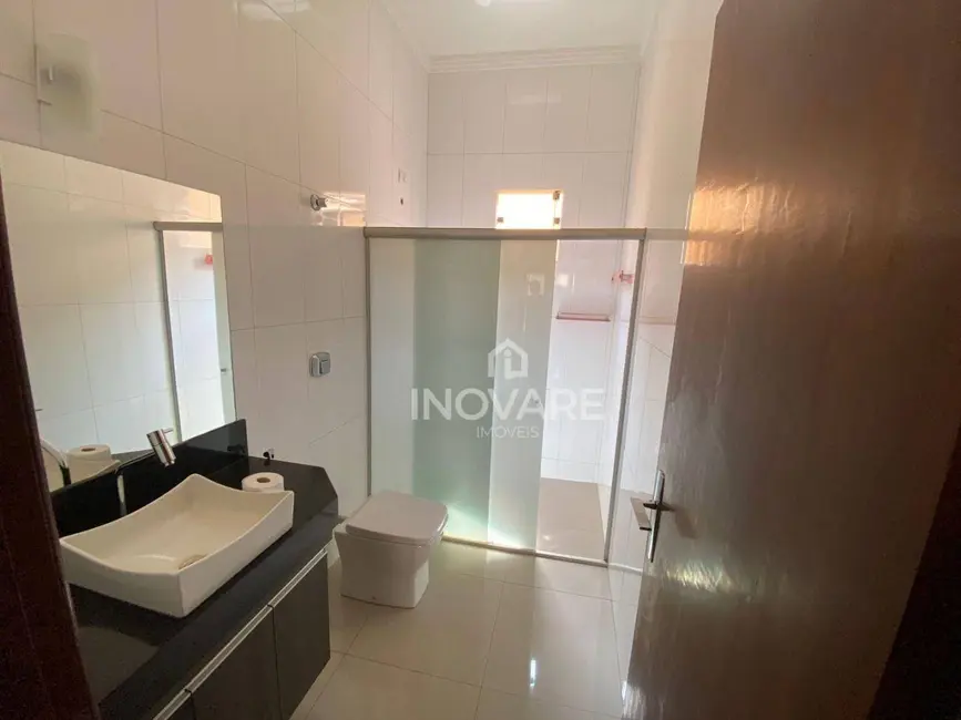 Casa com 2 quartos à venda, 250m2 em Jardim Leonora, Itumbiara - GO - imagem 8 Foto 8 de Casa com 2 quartos à venda, 250m2 em Jardim Leonora, Itumbiara - GO