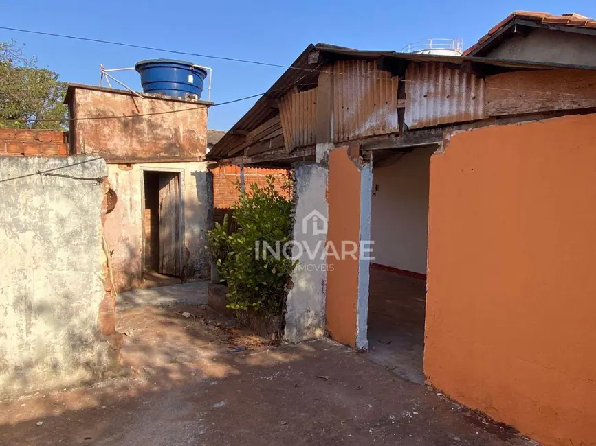 Casa com 3 quartos para alugar, 250m2 em Itumbiara - GO - imagem 5 Foto 5 de Casa com 3 quartos para alugar, 250m2 em Itumbiara - GO