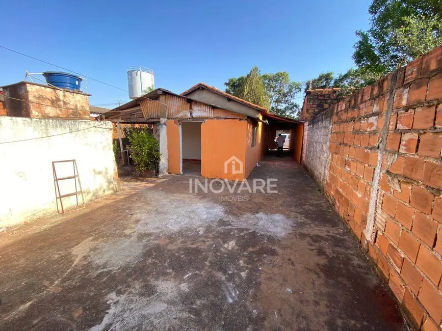 Casa com 3 quartos para alugar, 250m2 em Itumbiara - GO - imagem 7 Foto 7 de Casa com 3 quartos para alugar, 250m2 em Itumbiara - GO