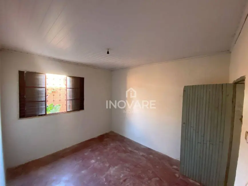 Casa com 3 quartos para alugar, 250m2 em Itumbiara - GO - imagem 8 Foto 8 de Casa com 3 quartos para alugar, 250m2 em Itumbiara - GO