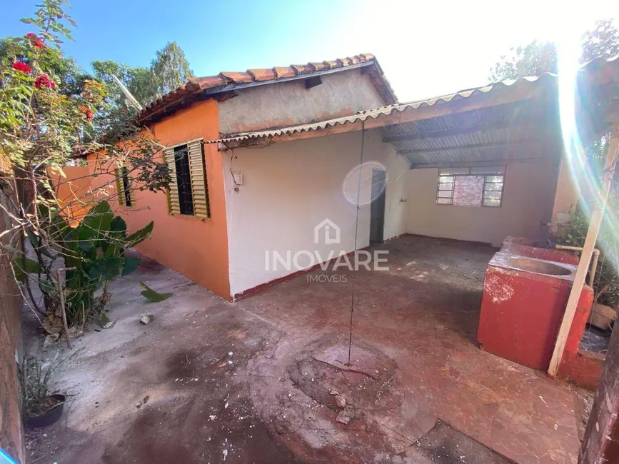 Casa com 3 quartos para alugar, 250m2 em Itumbiara - GO - imagem 4 Foto 4 de Casa com 3 quartos para alugar, 250m2 em Itumbiara - GO