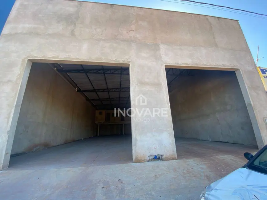 Armazém / Galpão à venda e para alugar, 480m2 em Arapora - MG - imagem 2 Foto 2 de Armazém / Galpão à venda e para alugar, 480m2 em Arapora - MG