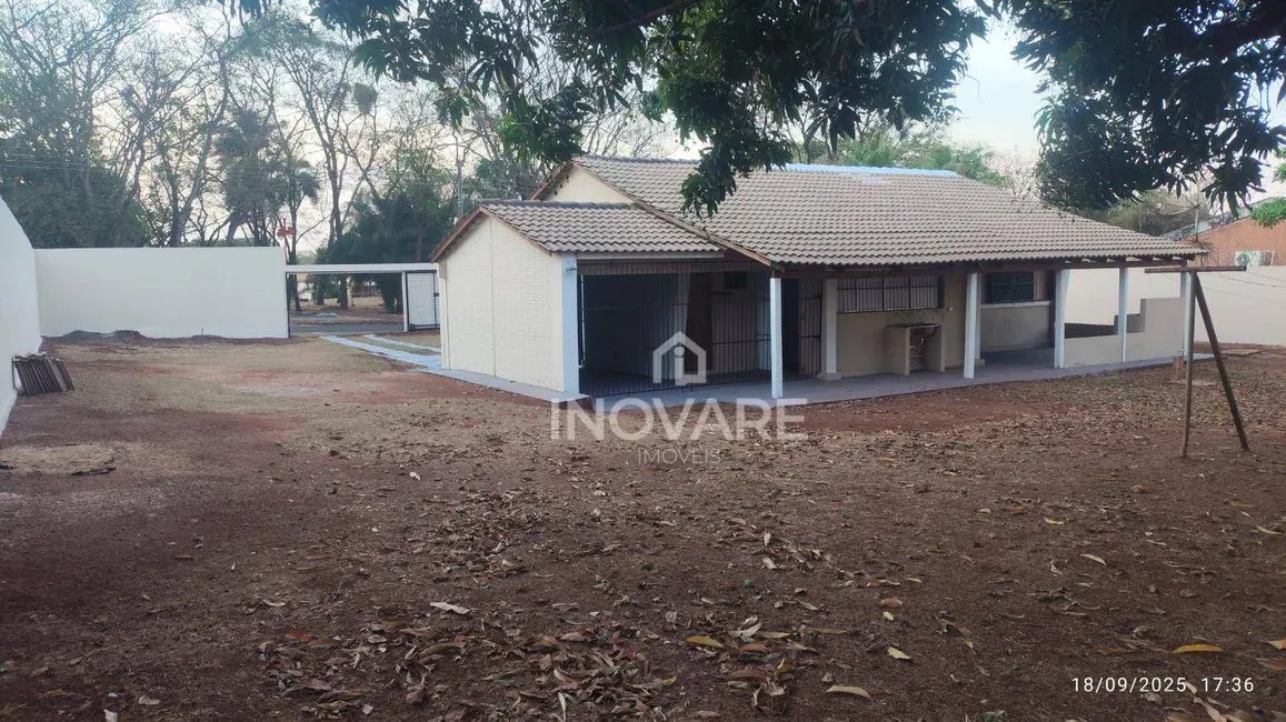 Casa com 3 quartos para alugar, 1334m2 em Itumbiara - GO - imagem 5 Foto 5 de Casa com 3 quartos para alugar, 1334m2 em Itumbiara - GO