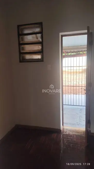 Casa com 3 quartos para alugar, 1334m2 em Itumbiara - GO - imagem 8 Foto 8 de Casa com 3 quartos para alugar, 1334m2 em Itumbiara - GO
