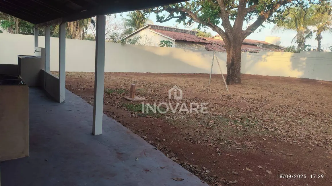 Casa com 3 quartos para alugar, 1334m2 em Itumbiara - GO - imagem 6 Foto 6 de Casa com 3 quartos para alugar, 1334m2 em Itumbiara - GO