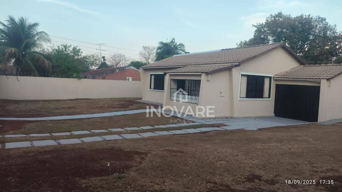 Casa com 3 quartos para alugar, 1334m2 em Itumbiara - GO - imagem 3 Foto 3 de Casa com 3 quartos para alugar, 1334m2 em Itumbiara - GO
