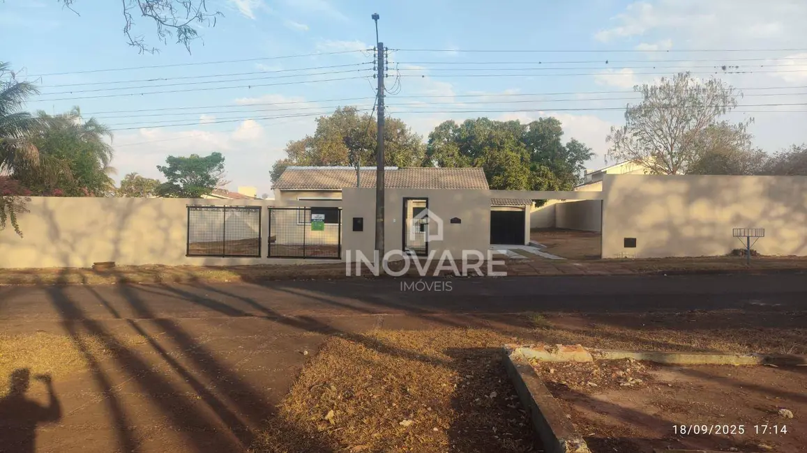 Casa com 3 quartos para alugar, 1334m2 em Itumbiara - GO - imagem 1 Foto 1 de Casa com 3 quartos para alugar, 1334m2 em Itumbiara - GO