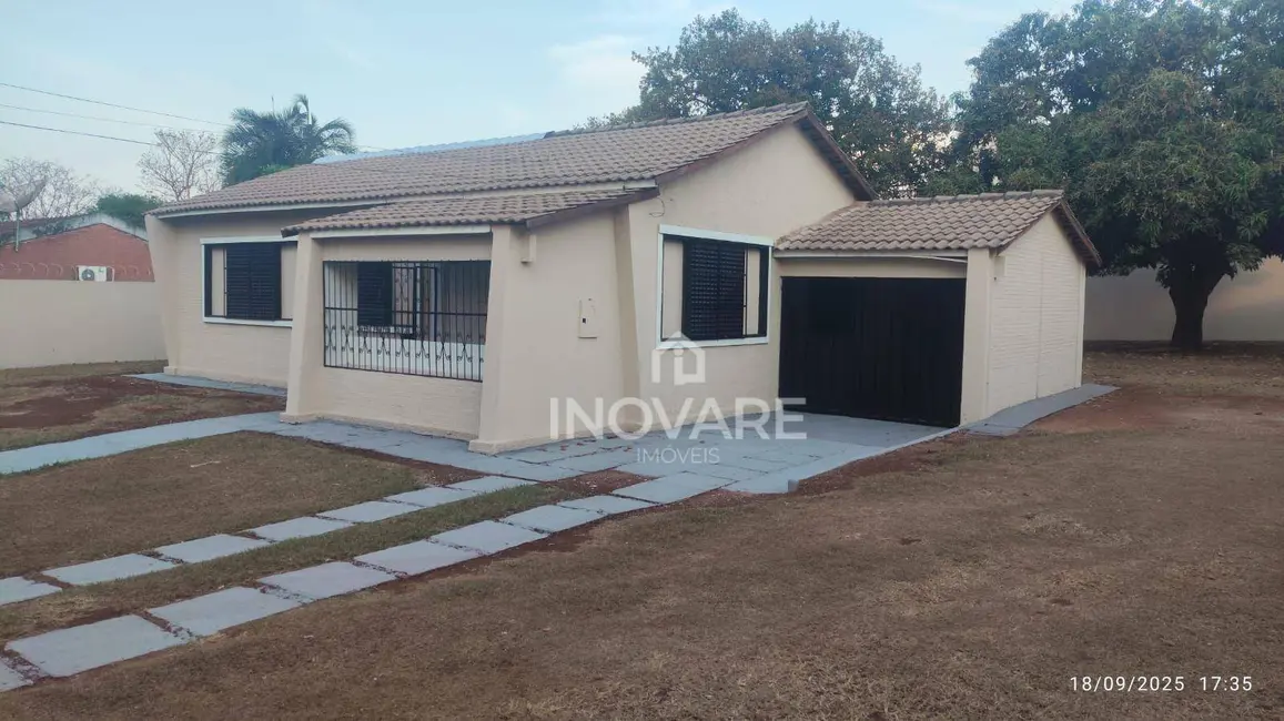 Casa com 3 quartos para alugar, 1334m2 em Itumbiara - GO - imagem 4 Foto 4 de Casa com 3 quartos para alugar, 1334m2 em Itumbiara - GO