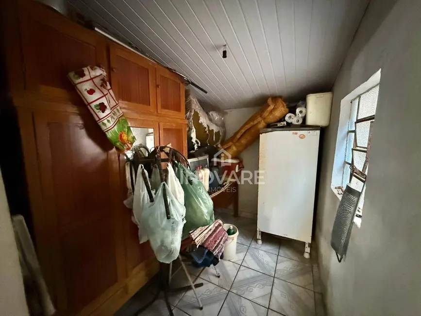 Casa com 1 quarto à venda, 185m2 em Itumbiara - GO - imagem 8 Foto 8 de Casa com 1 quarto à venda, 185m2 em Itumbiara - GO