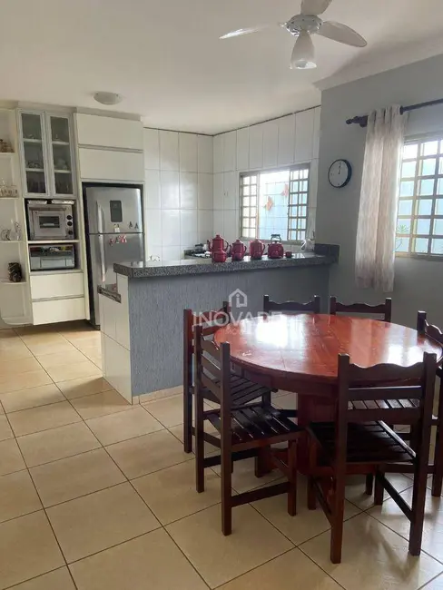 Foto 7 de Casa com 3 quartos à venda, 360m2 em Residencial Jardim Primavera, Itumbiara - GO