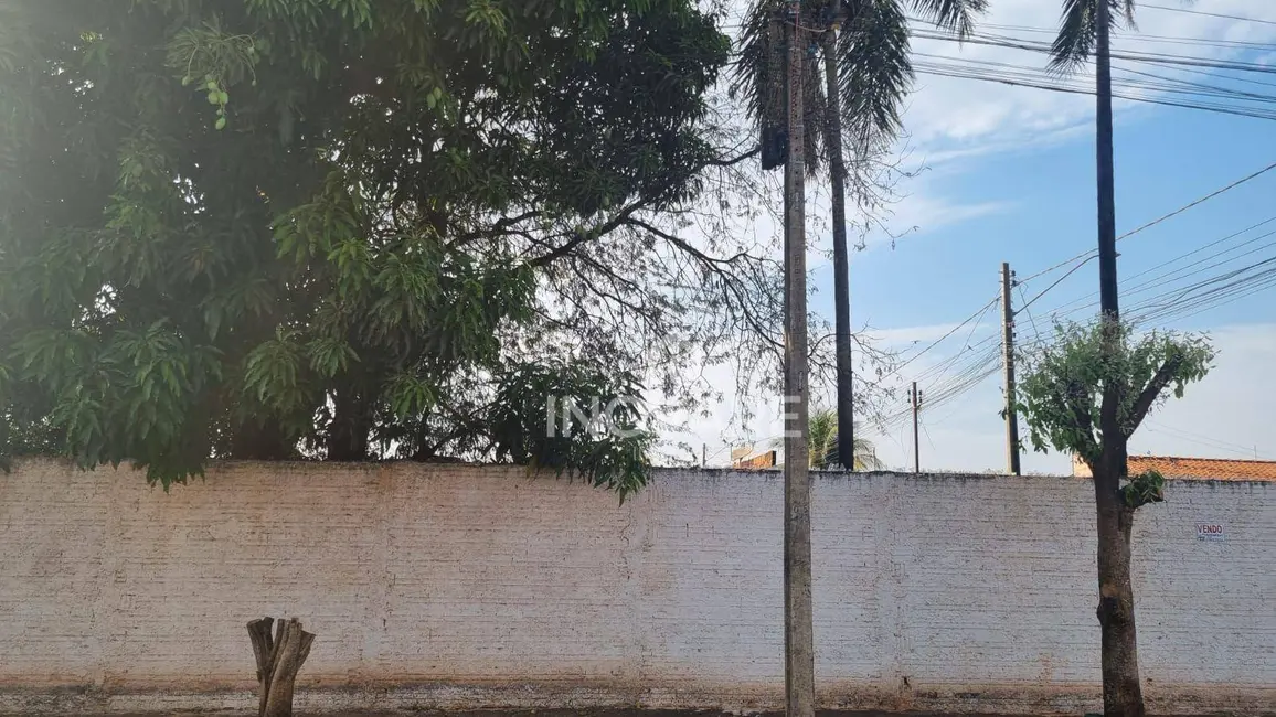 Foto 2 de Terreno / Lote à venda, 200m2 em Itumbiara - GO