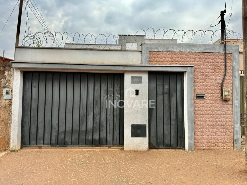 Casa com 2 quartos à venda em Setor Planalto, Itumbiara - GO - imagem 1 Foto 1 de Casa com 2 quartos à venda em Setor Planalto, Itumbiara - GO