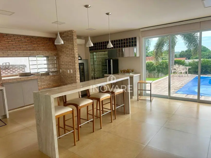 Foto 8 de Casa com 3 quartos à venda, 1322m2 em Itumbiara - GO