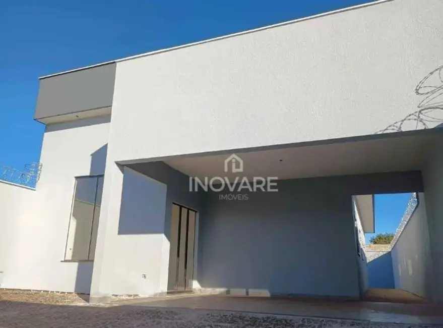 Foto 2 de Casa com 3 quartos à venda, 300m2 em Setor Novo Horizonte, Itumbiara - GO