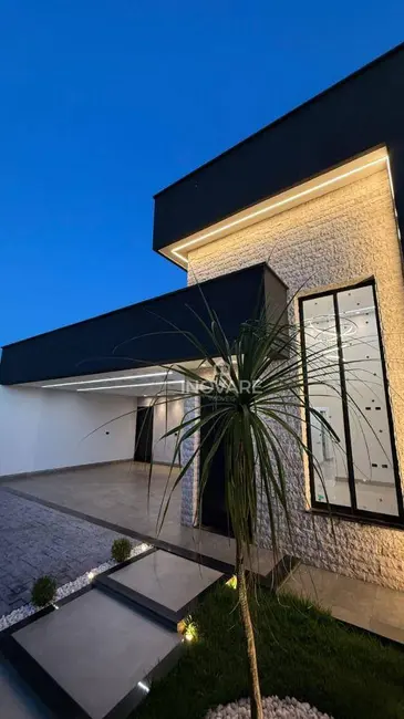 Casa com 3 quartos à venda, 300m2 em Itumbiara - GO - imagem 3 Foto 3 de Casa com 3 quartos à venda, 300m2 em Itumbiara - GO