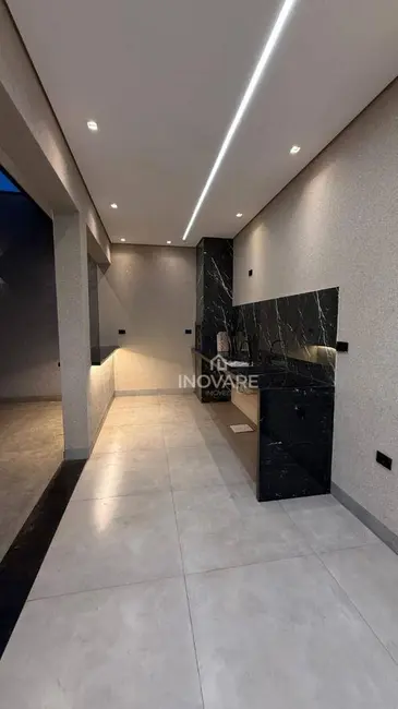 Casa com 3 quartos à venda, 300m2 em Itumbiara - GO - imagem 9 Foto 9 de Casa com 3 quartos à venda, 300m2 em Itumbiara - GO
