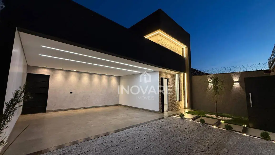 Casa com 3 quartos à venda, 300m2 em Itumbiara - GO - imagem 4 Foto 4 de Casa com 3 quartos à venda, 300m2 em Itumbiara - GO