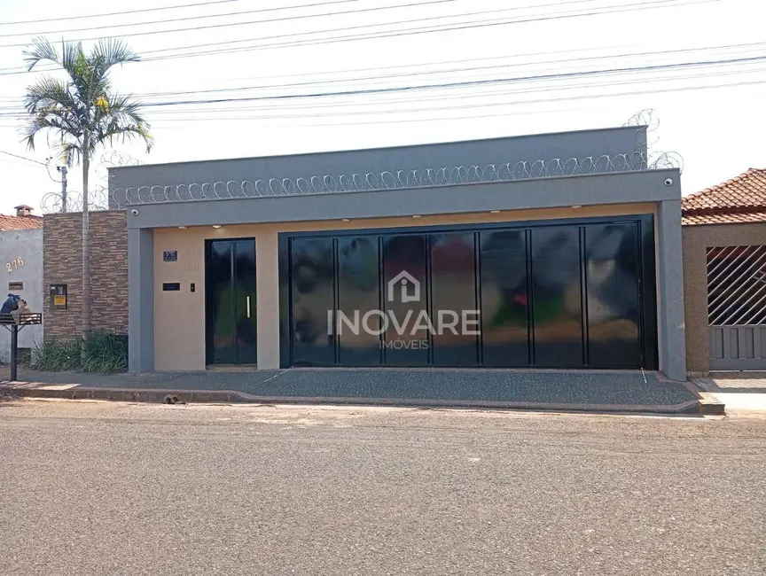 Foto 1 de Casa com 3 quartos à venda, 298m2 em Itumbiara - GO