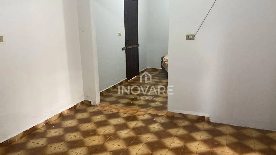 Casa com 2 quartos para alugar, 360m2 em Itumbiara - GO - imagem 9 Foto 9 de Casa com 2 quartos para alugar, 360m2 em Itumbiara - GO