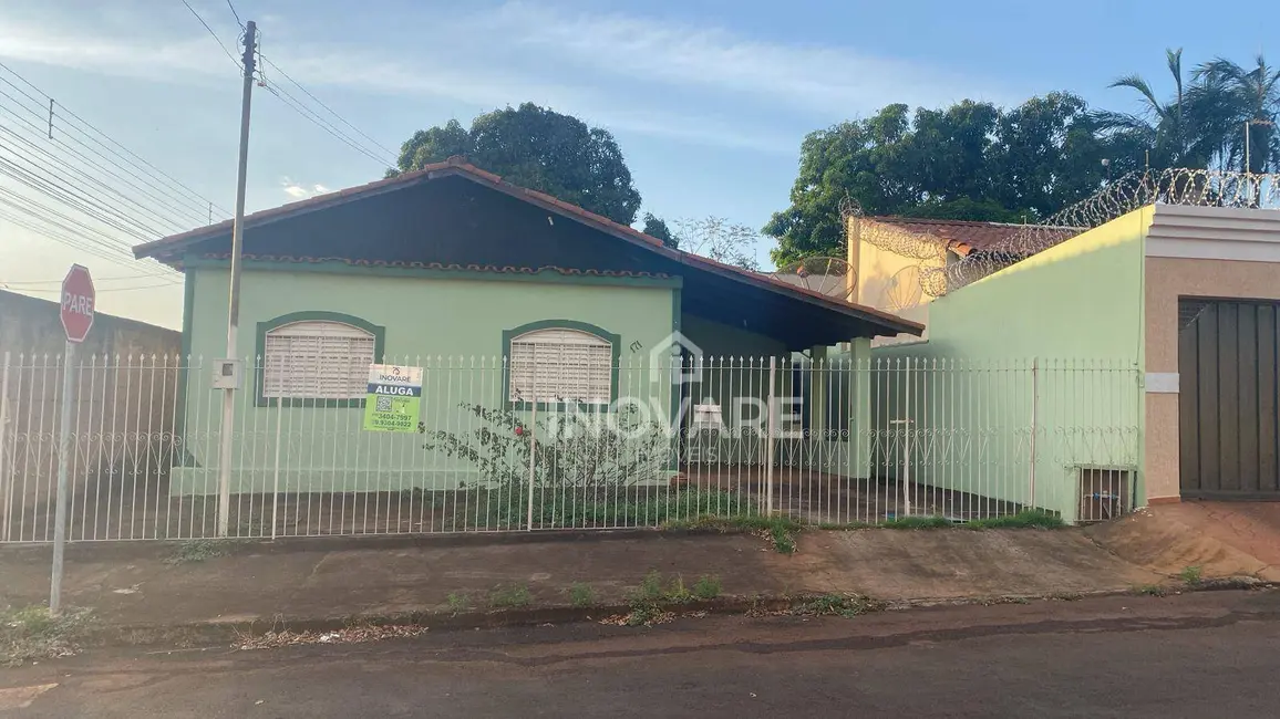 Casa com 2 quartos para alugar, 360m2 em Itumbiara - GO - imagem 1 Foto 1 de Casa com 2 quartos para alugar, 360m2 em Itumbiara - GO
