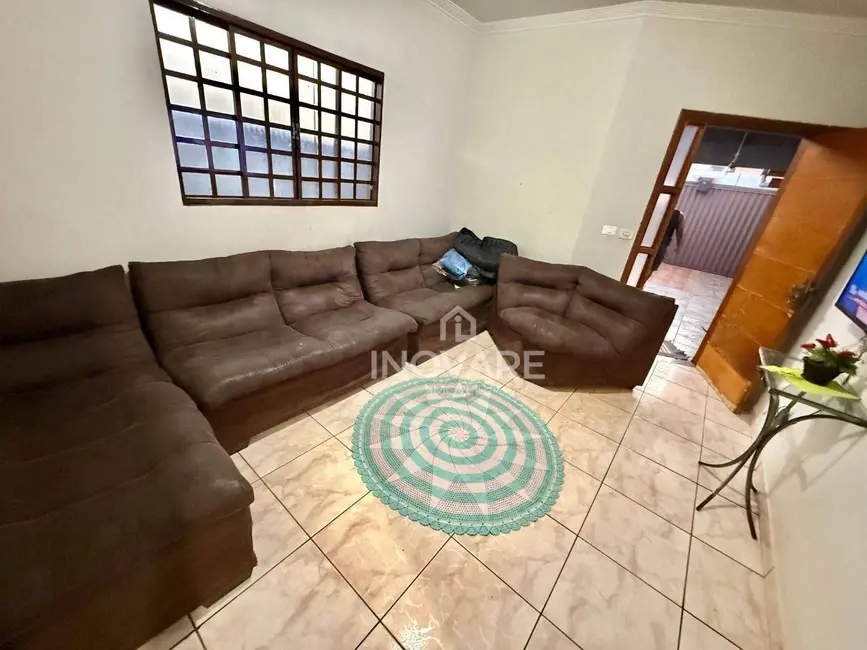 Foto 1 de Casa com 4 quartos à venda, 283m2 em Itumbiara - GO
