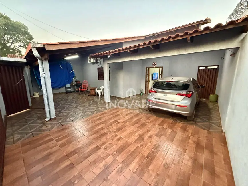 Foto 3 de Casa com 4 quartos à venda, 283m2 em Itumbiara - GO