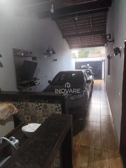 Foto 4 de Casa com 2 quartos à venda, 180m2 em Itumbiara - GO