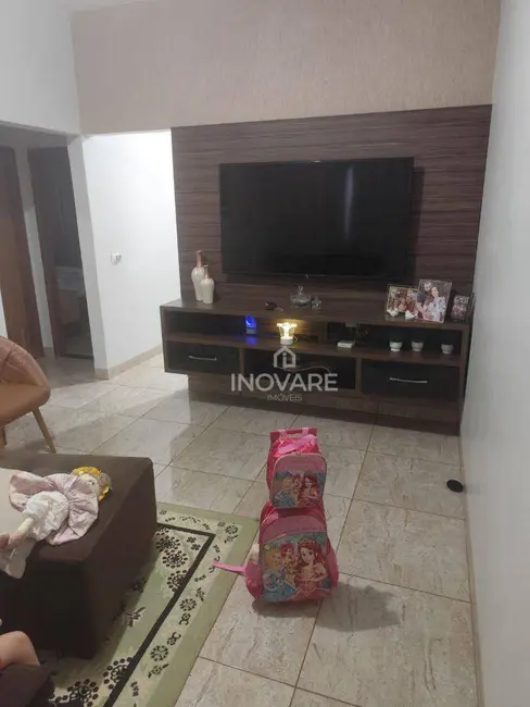 Foto 6 de Casa com 2 quartos à venda, 180m2 em Itumbiara - GO
